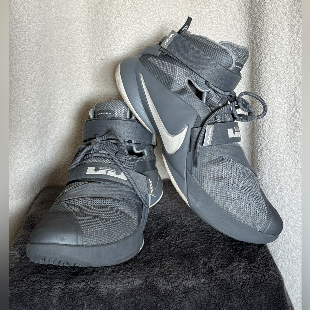 Lebron James Nike